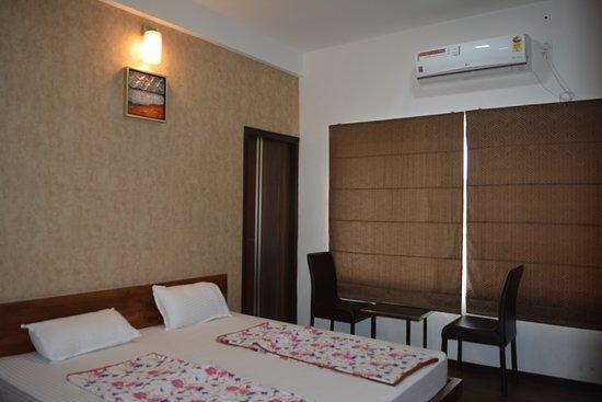 Ashirwad Comforts Hotel Kalasa Exterior photo